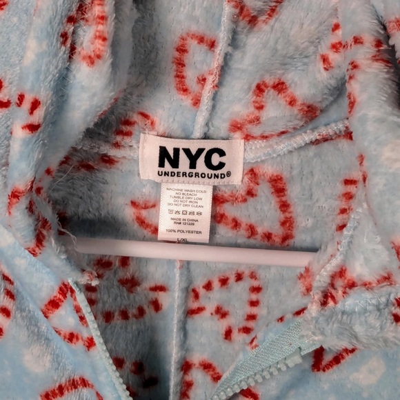 NWT NYC Underground Candy Cane  Printed Holiday One-Piece Hooded Pajamas - L/XL - Picture 4 of 4